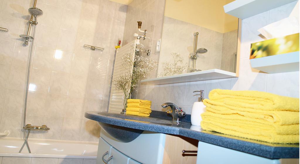 Classic Central Apartment Budapest Room photo