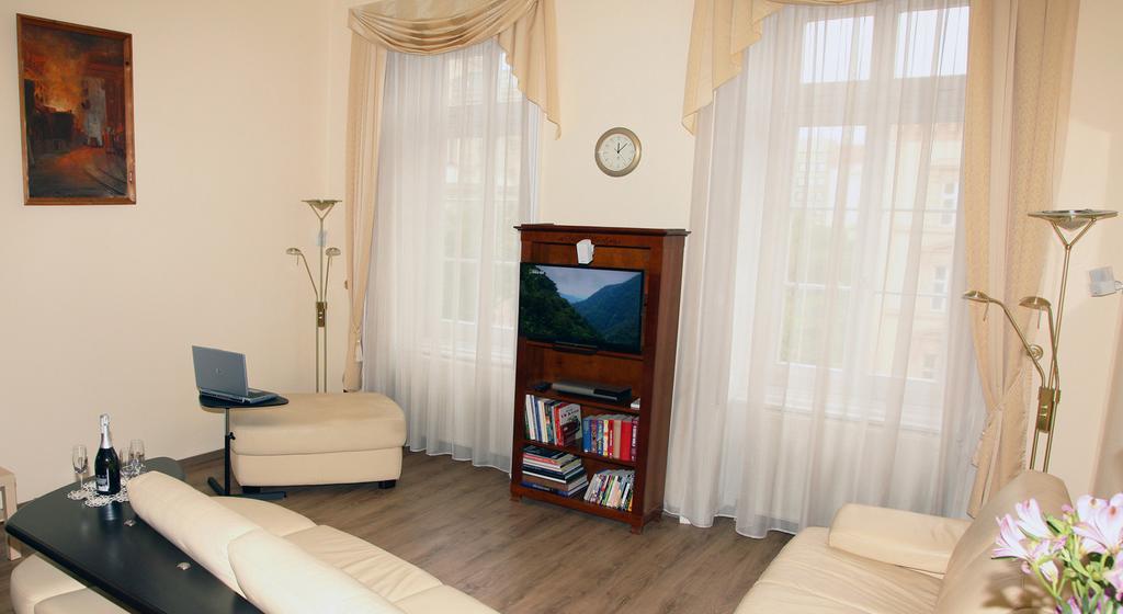 Classic Central Apartment Budapest Room photo