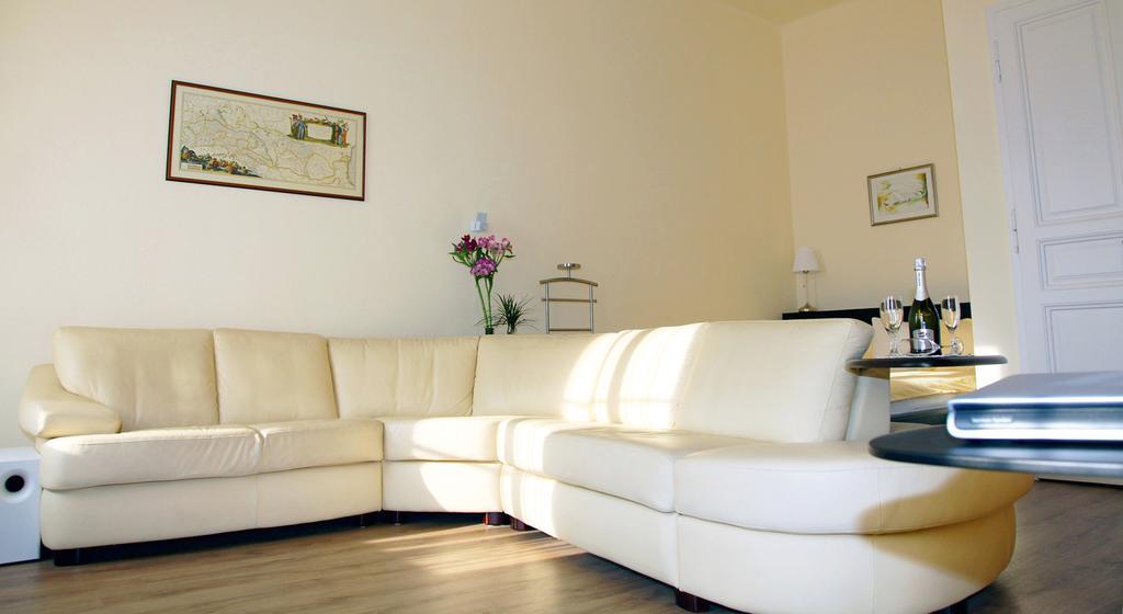 Classic Central Apartment Budapest Room photo